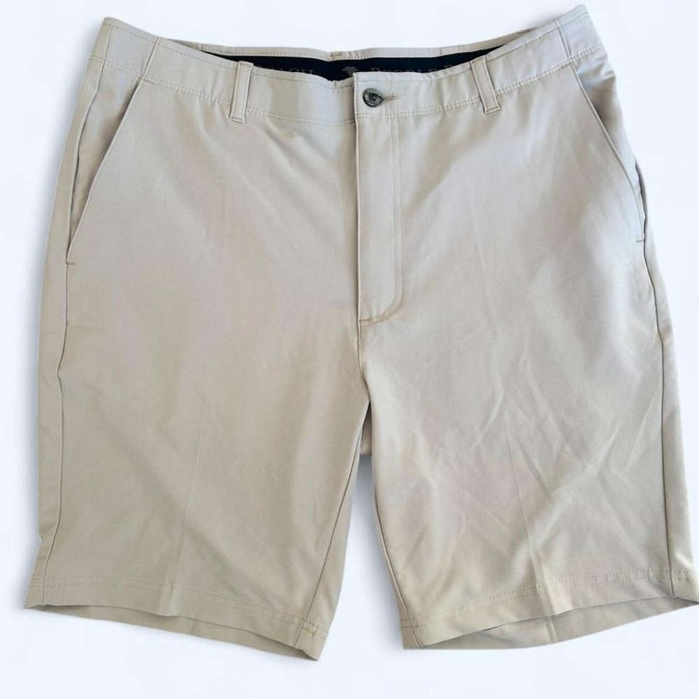 Voyager tan men's size 36‎ golf shorts EUC